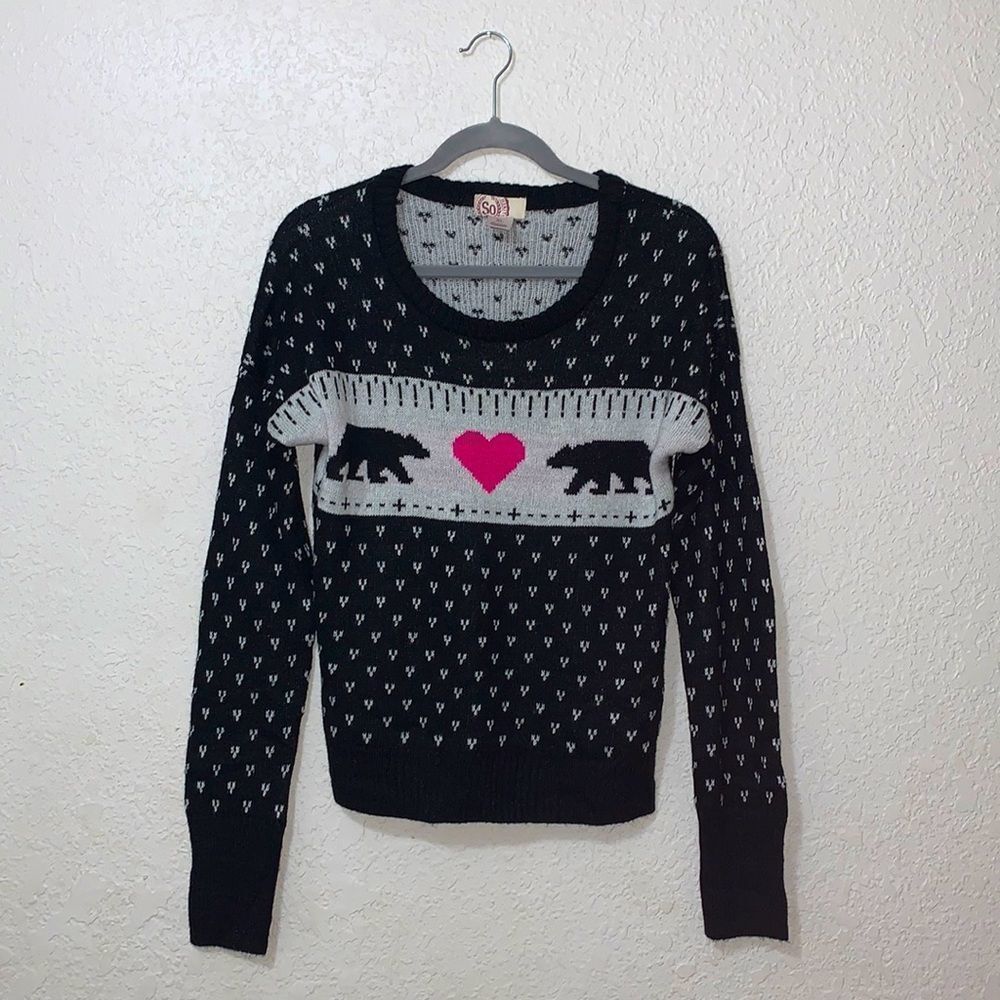 SO Black and white sweater size XL